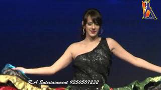 Hazel keech At Airport  Movified Bollywood [upl. by Matthieu27]